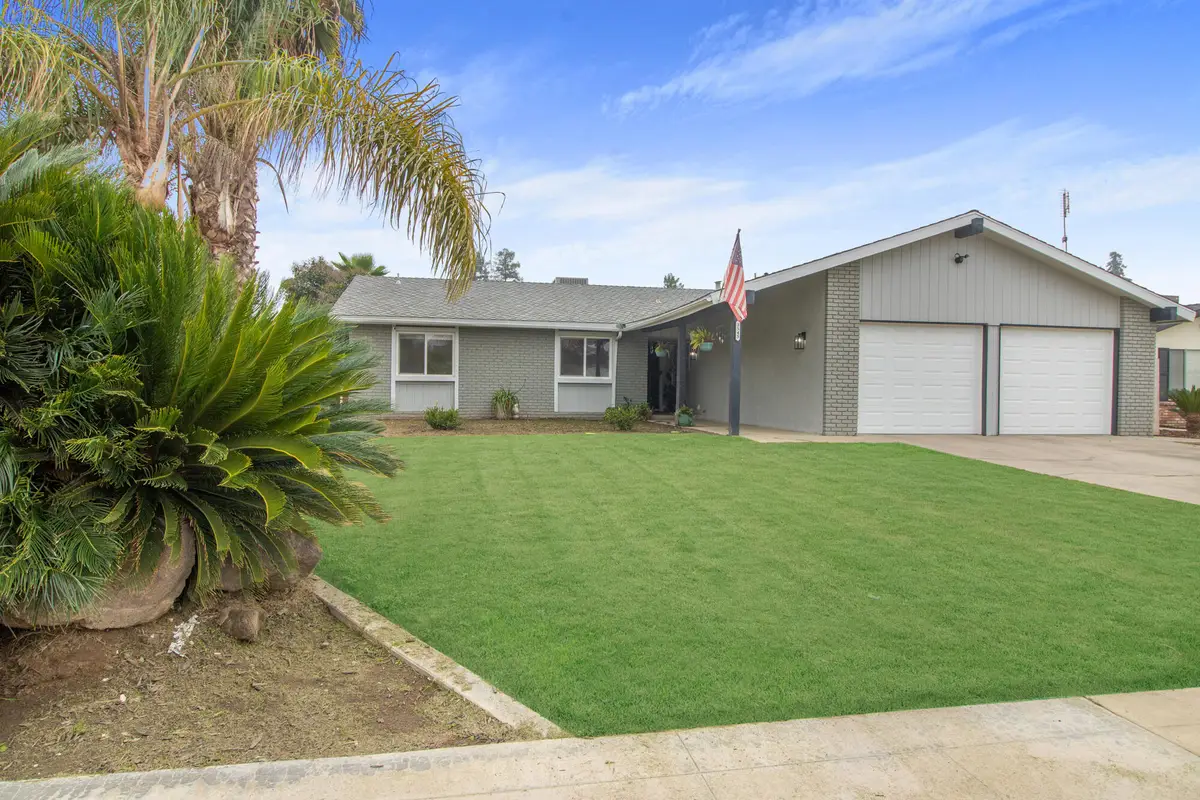 3545 W Monte Vista Court, Visalia, CA 93277 - Image #1