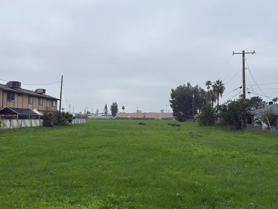 861 W Mulberry Avenue, Porterville, CA 93257 - Image #2