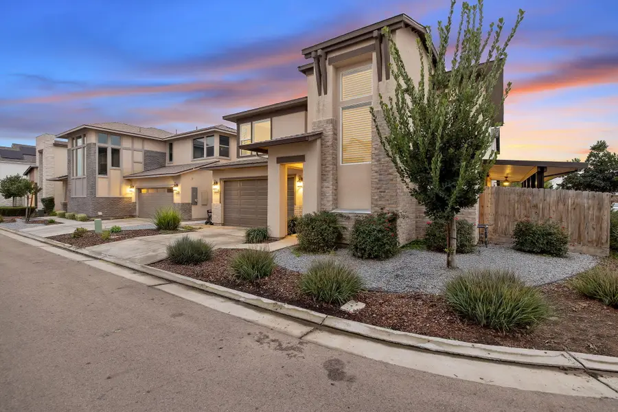 3433 W Milan Avenue, Visalia, CA 93277 - #3