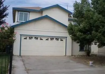 650 E Front Street, Farmersville, CA 93223