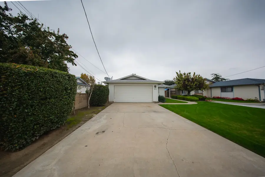 4438 W Feemster Avenue, Visalia, CA 93277 - Image #2
