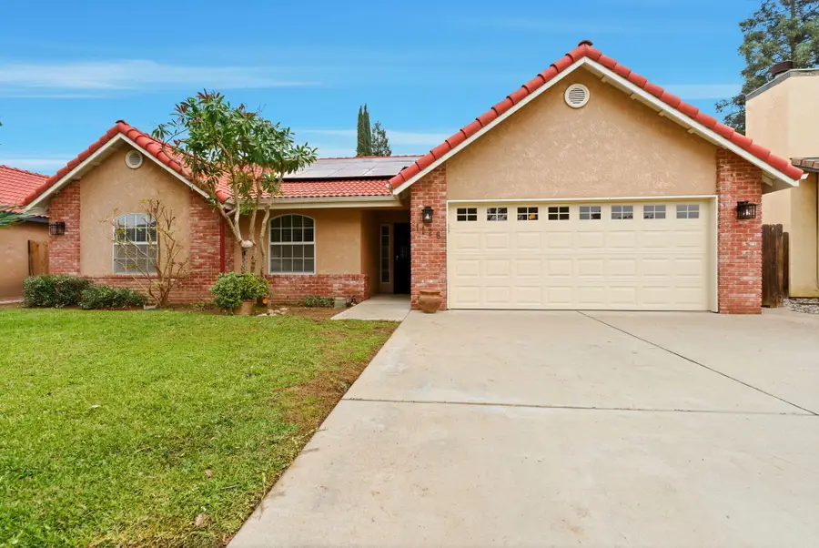 1126 N Crenshaw Street, Visalia, CA 93291 - #2