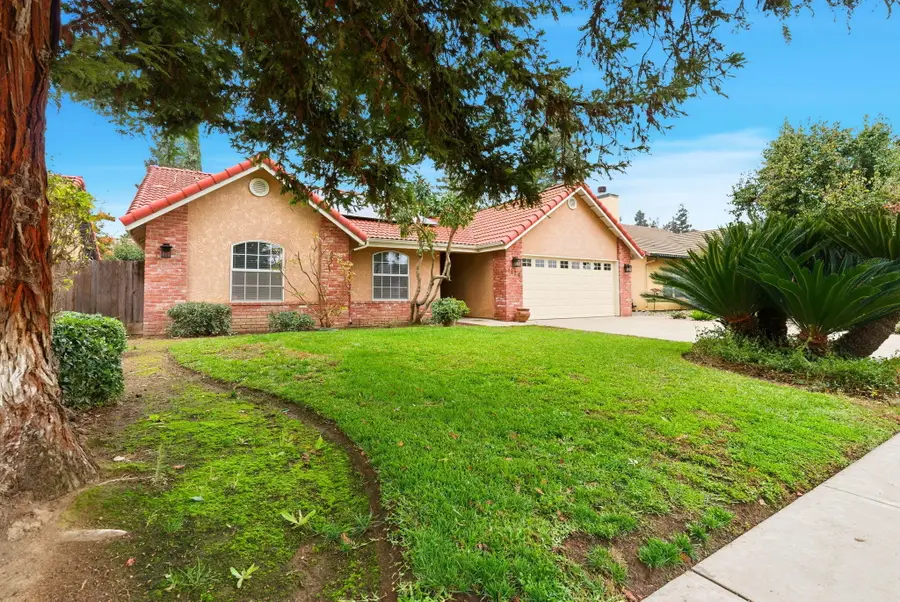 1126 N Crenshaw Street, Visalia, CA 93291 - #3