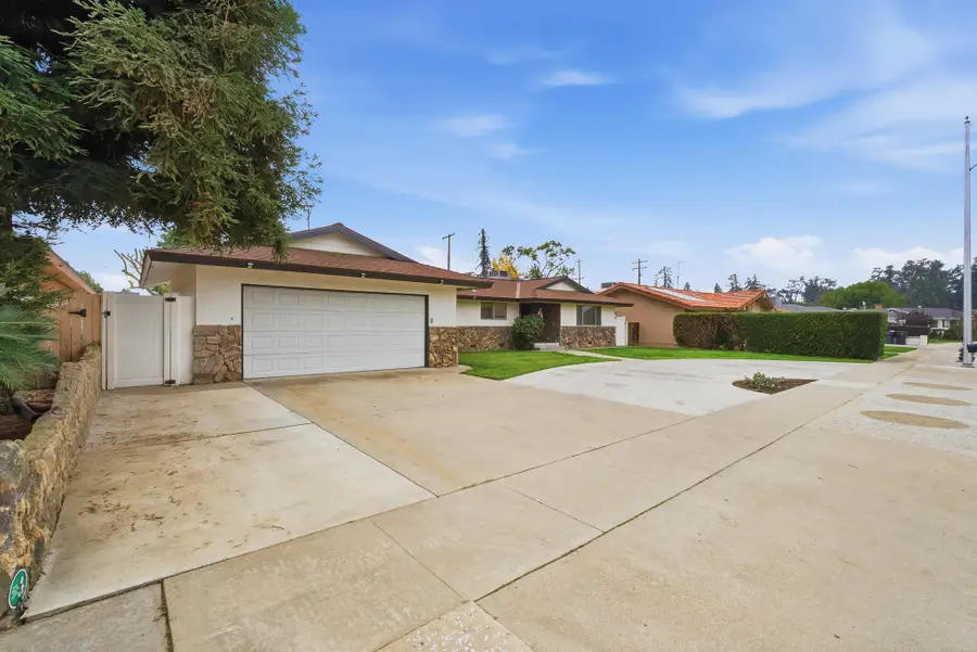 273 E Gannon Drive, Tulare, CA 93274 - Image #2