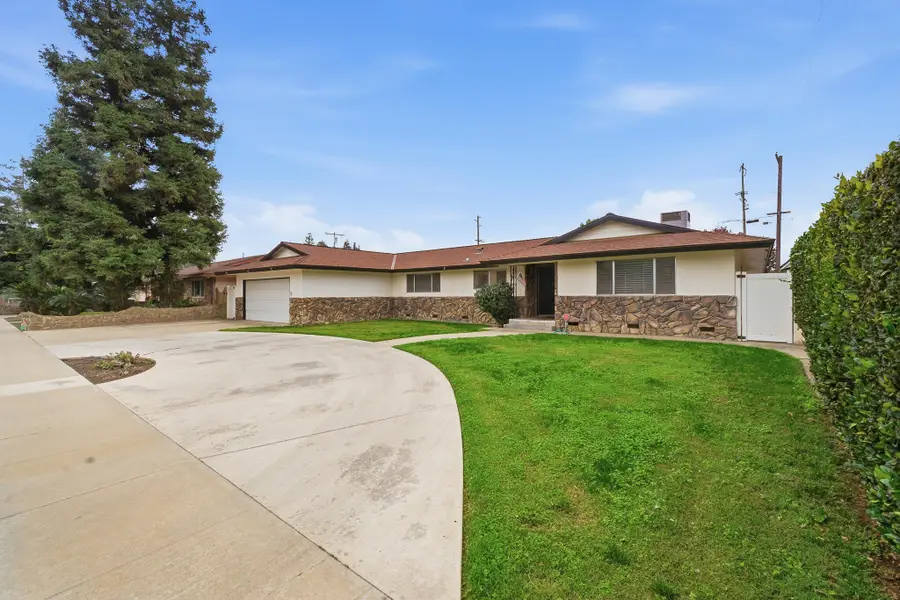 273 E Gannon Drive, Tulare, CA 93274 - Image #3