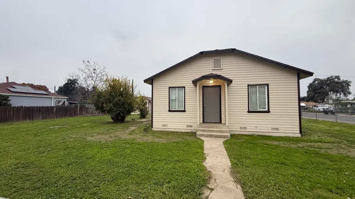 1507 W Houston Avenue, Visalia, CA 93291 - Image #1