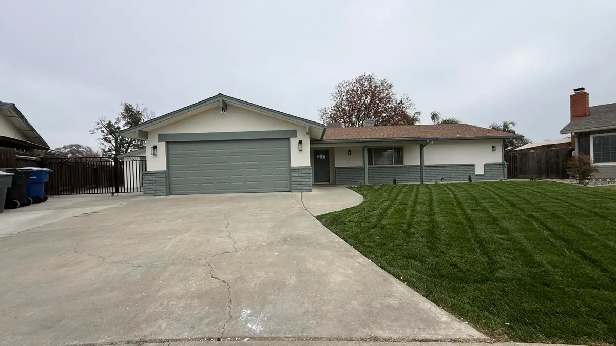 2329 Michael Circle, Hanford, CA 93230 - Image #1