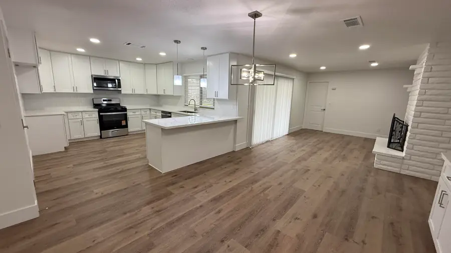 2329 Michael Circle, Hanford, CA 93230 - Image #2