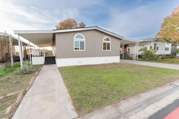 975 N H Street #22, Tulare, CA 93274