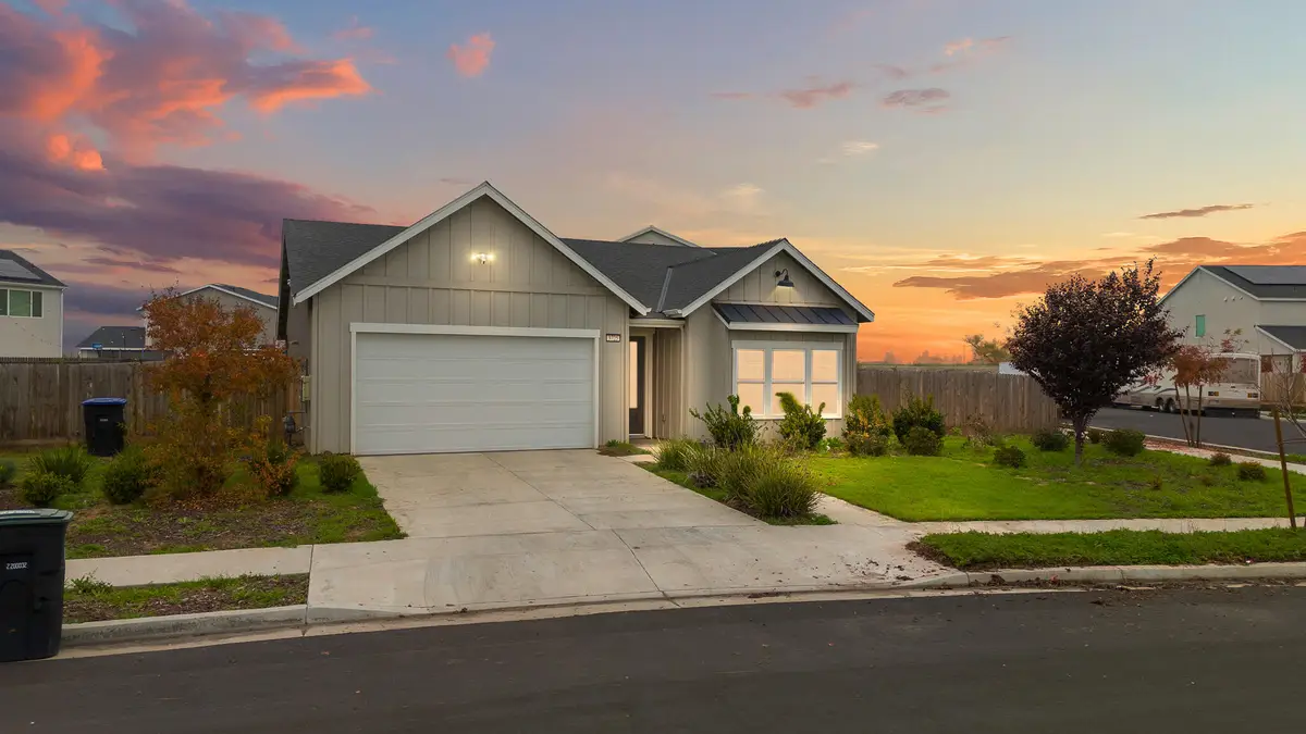 3725 N Newton Drive, Visalia, CA 93291 - Image #1