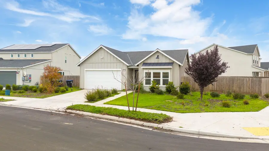 3725 N Newton Drive, Visalia, CA 93291 - Image #3