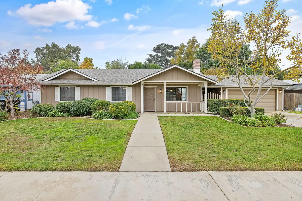2215 E Myrtle Court, Visalia, CA 93292 - Image #1