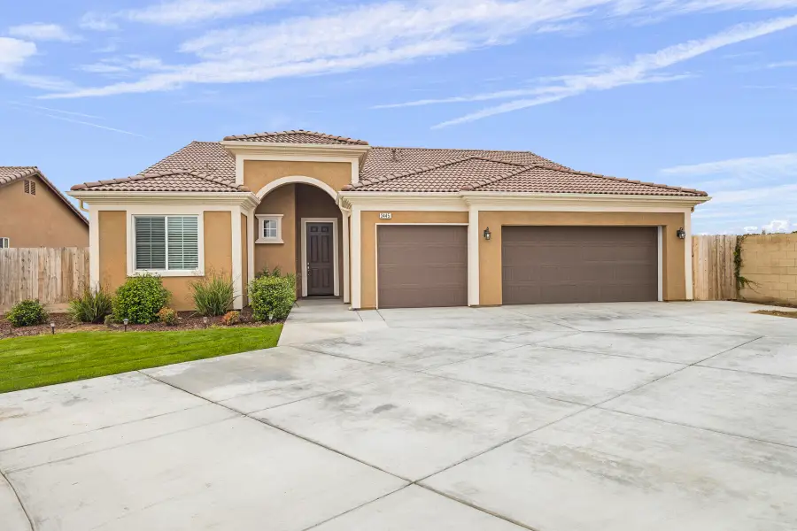 3445 N Atwood Court, Visalia, CA 93291 - Image #2