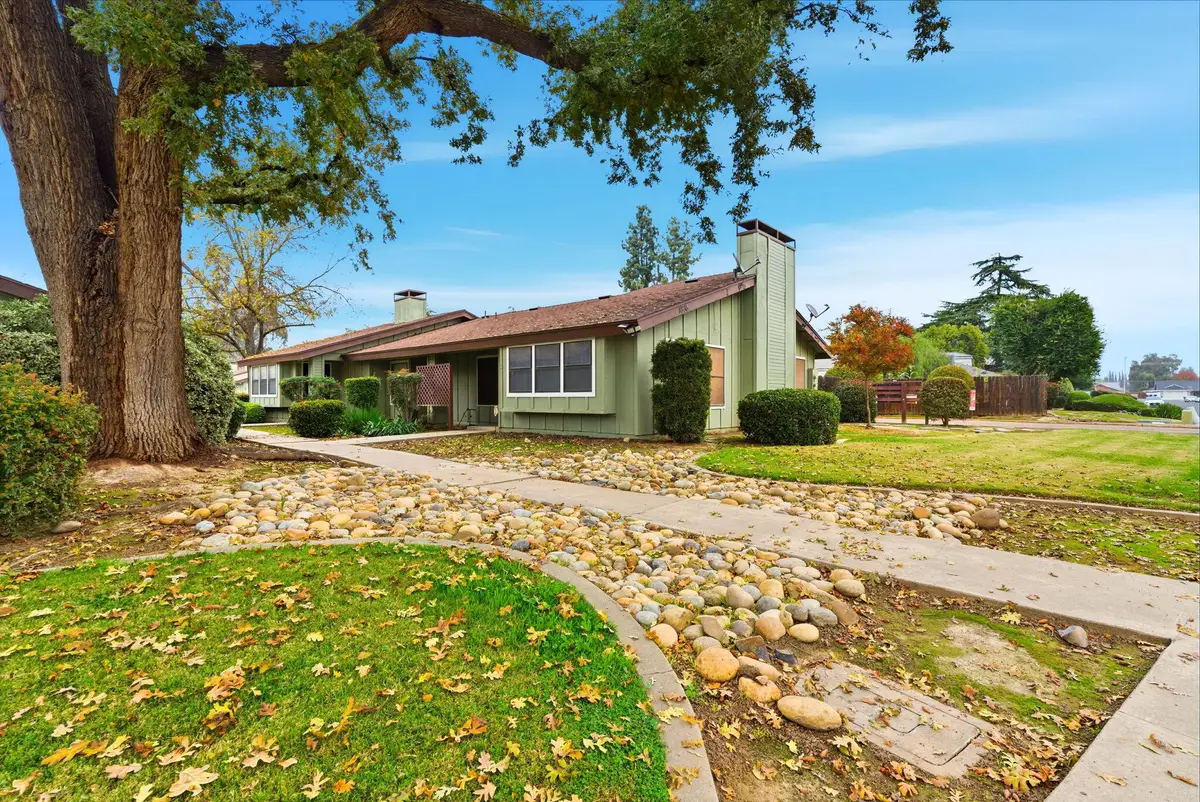 1836 E Vassar Drive, Visalia, CA 93292 - Image #1