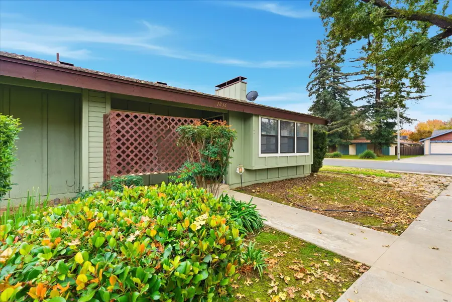 1836 E Vassar Drive, Visalia, CA 93292 - Image #3