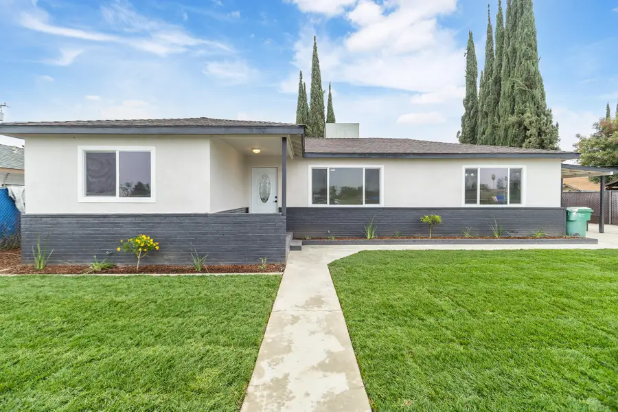 1676 W Putnam Avenue, Porterville, CA 93257 - Image #2