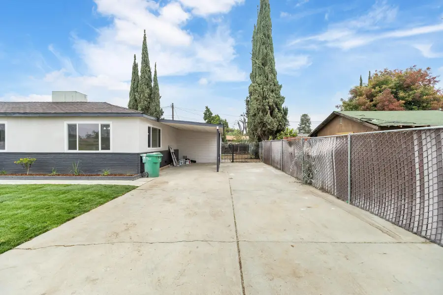 1676 W Putnam Avenue, Porterville, CA 93257 - Image #3