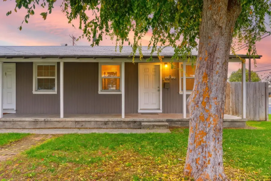 1217 N Stevenson Street, Visalia, CA 93291 - Image #2