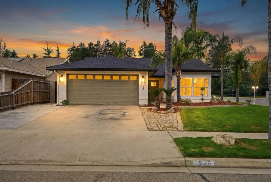 945 N Oakwood Court, Visalia, CA 93291 - Image #3