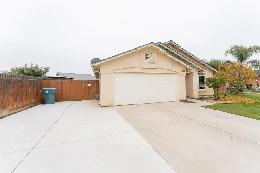 254 Feather Court, Tulare, CA 93274 - Image #3