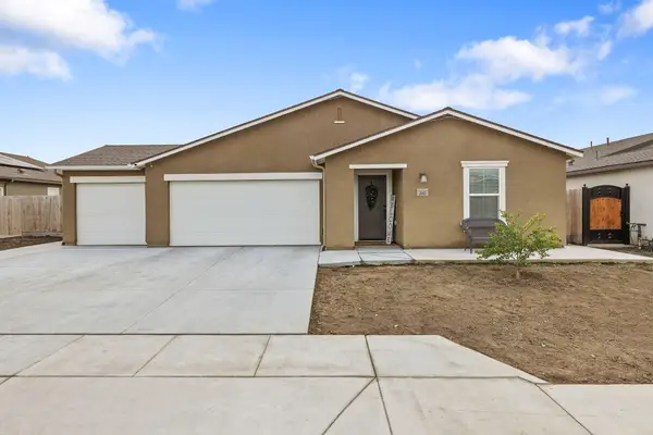 2045 Madalyn Avenue, Tulare, CA 93274