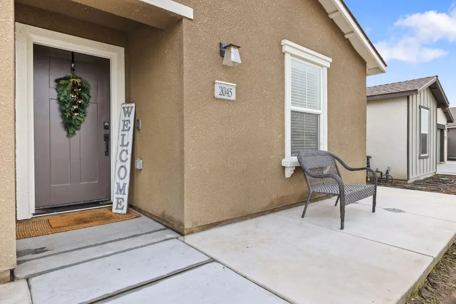 2045 Madalyn Avenue, Tulare, CA 93274 - Image #3