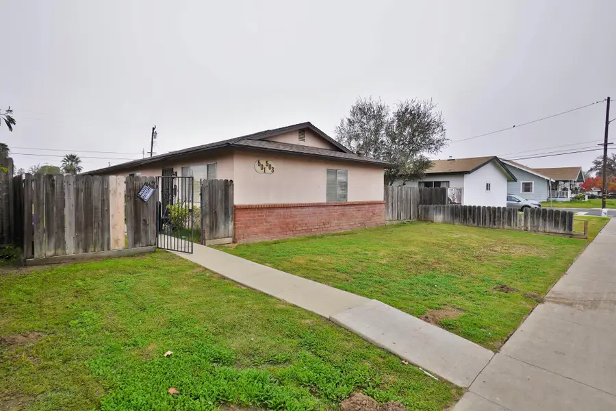 501 E Florinda Street, Hanford, CA 93230 - Image #2