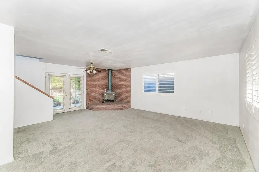 665 Ramblewood Court, Dinuba, CA 93618 - Image #3