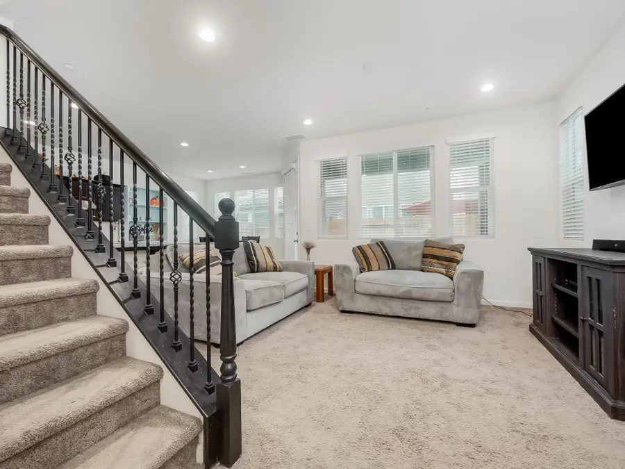 6280 E Valley Edge Drive, Fresno, CA 93727 - #3