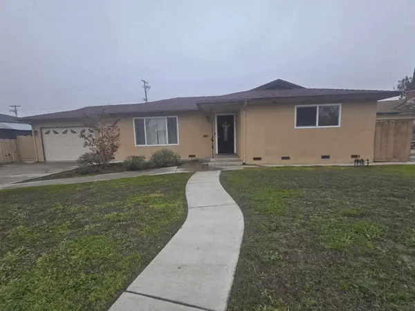 1448 E Akers Way, Dinuba, CA 93618