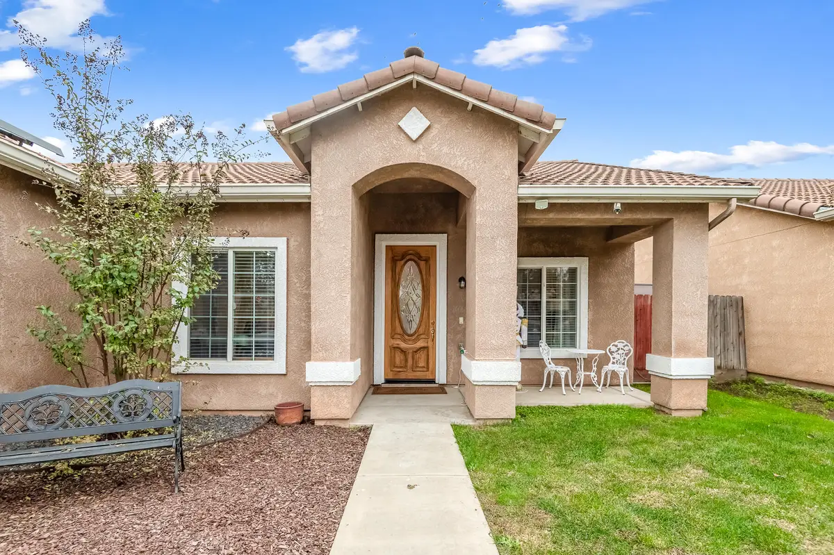 1833 Arneis Avenue, Tulare, CA 93274 - Image #1