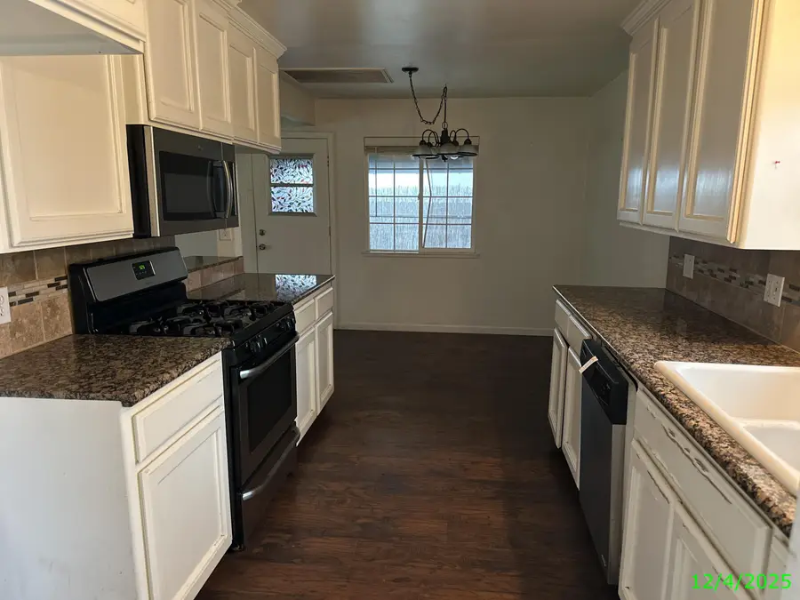 2528 W Howard Avenue, Visalia, CA 93277 - Image #2