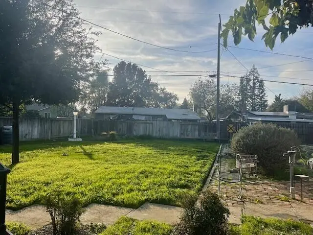 2113 S Court Street, Visalia, CA 93277 - Image #2