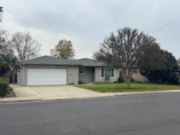 1498 E Bolinger Way, Dinuba, CA 93618
