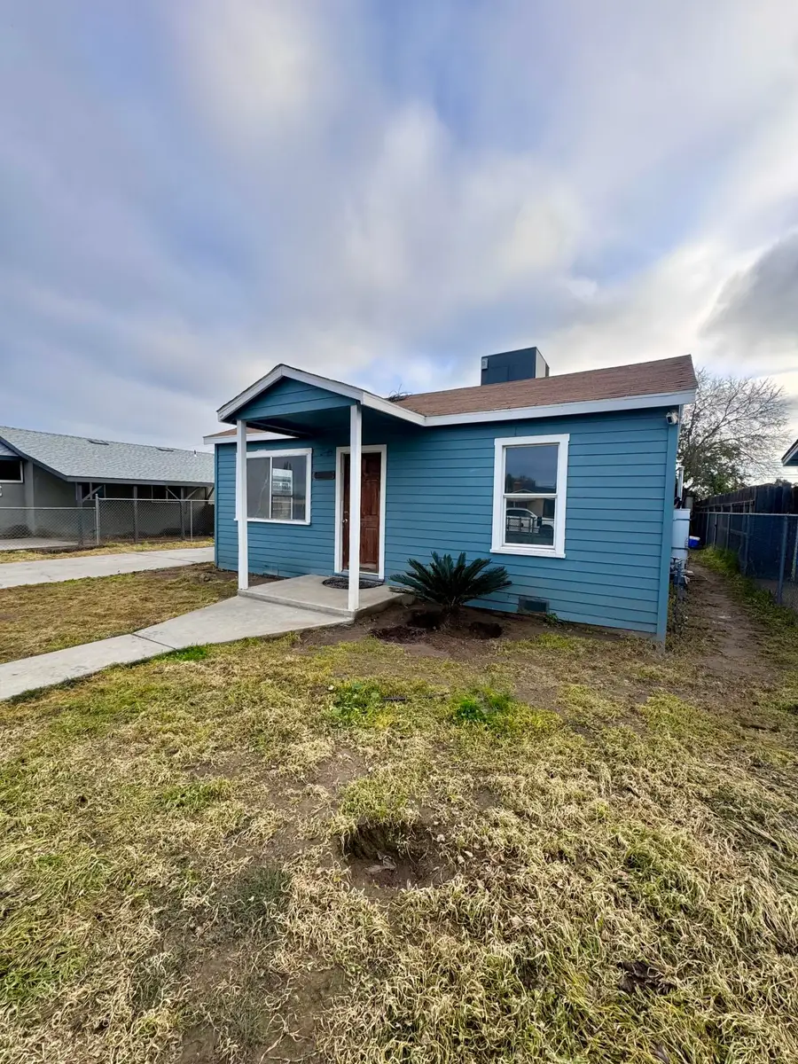 1131 W Buena Vista Avenue, Visalia, CA 93291 - Image #2