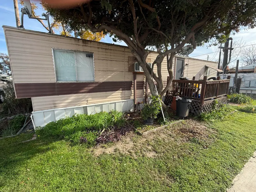 820 S Chinowth Street #17, Visalia, CA 93277 - Image #2