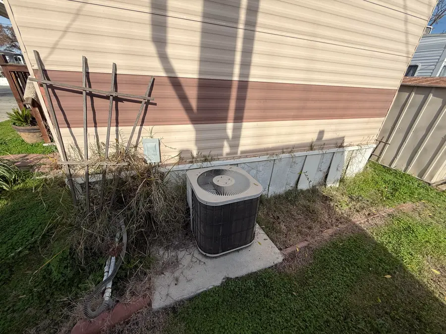 820 S Chinowth Street #17, Visalia, CA 93277 - Image #3