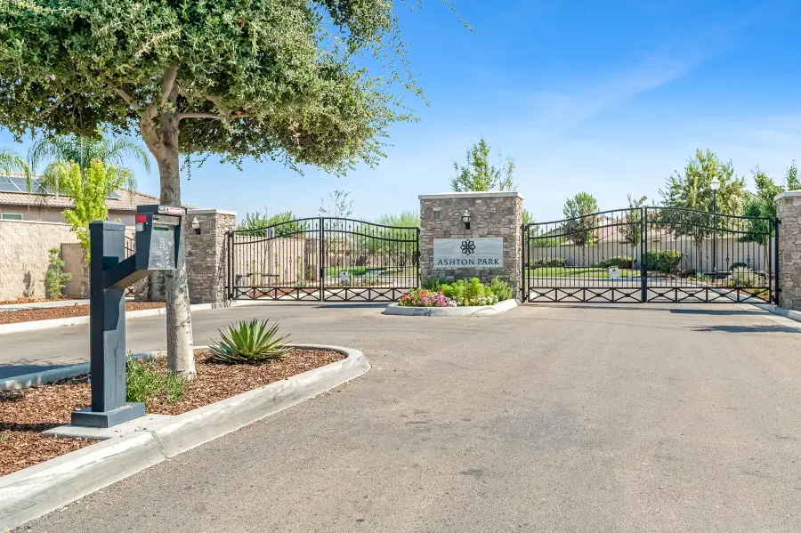 3238 N Rova Court, Visalia, CA 93291 - Image #2