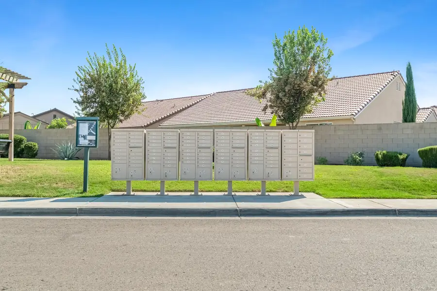 3238 N Rova Court, Visalia, CA 93291 - Image #3