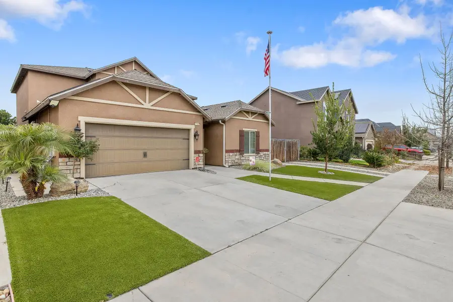 1944 W Babcock Avenue, Visalia, CA 93291 - Image #3