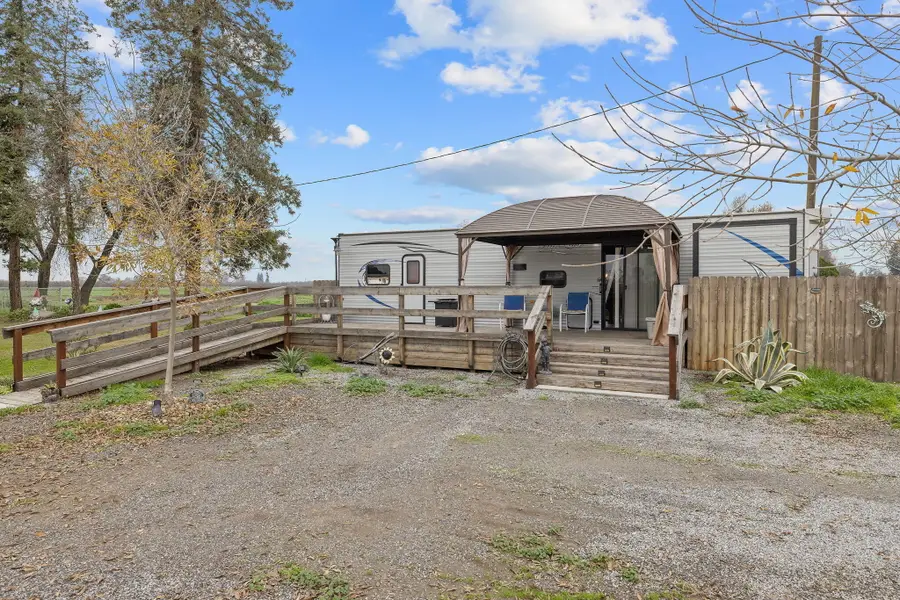 2622 W Prosperity Avenue, Tulare, CA 93274 - Image #3