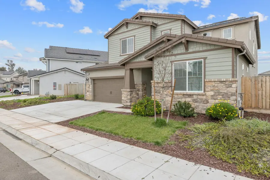 4103 Hoblitt Avenue, Clovis, CA 93619 - Image #2
