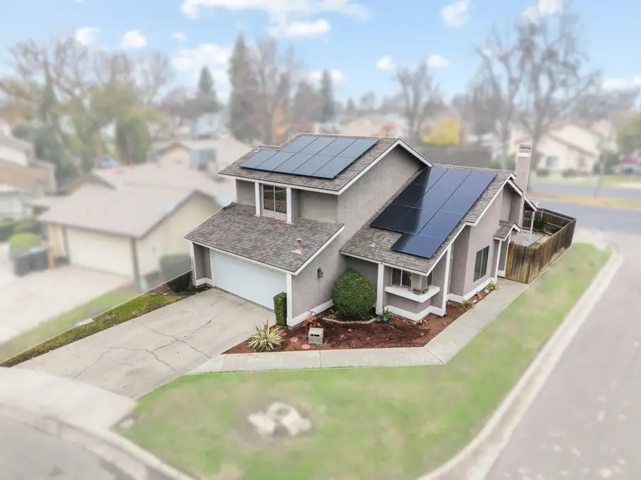 932 E Babcock Avenue, Visalia, CA 93292 - Image #2