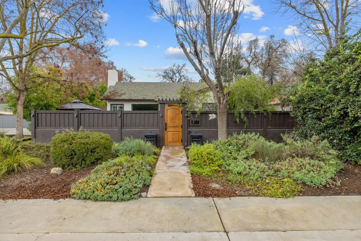 1501 W College Avenue, Visalia, CA 93277 - Image #1