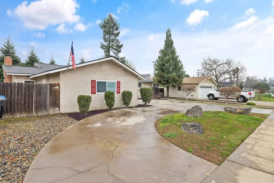 543 S Redwood Street, Visalia, CA 93277 - Image #3