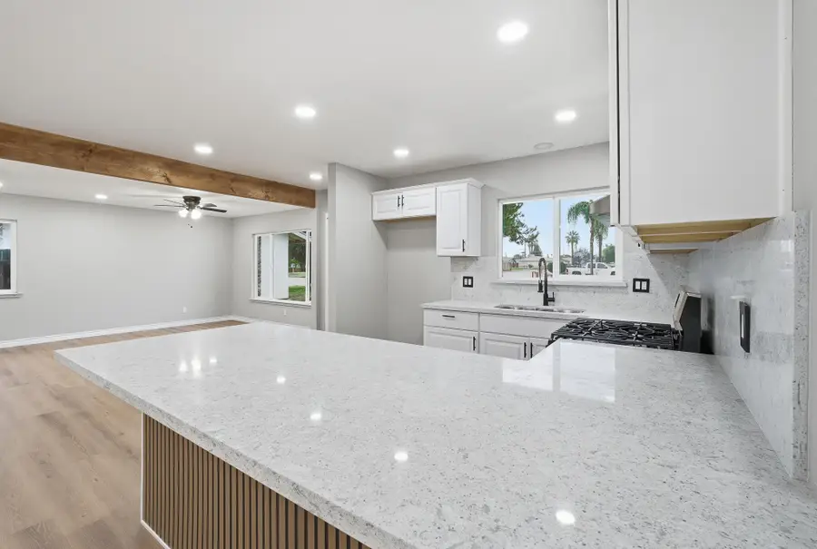 710 Mccomb Avenue, Porterville, CA 93257 - Image #3