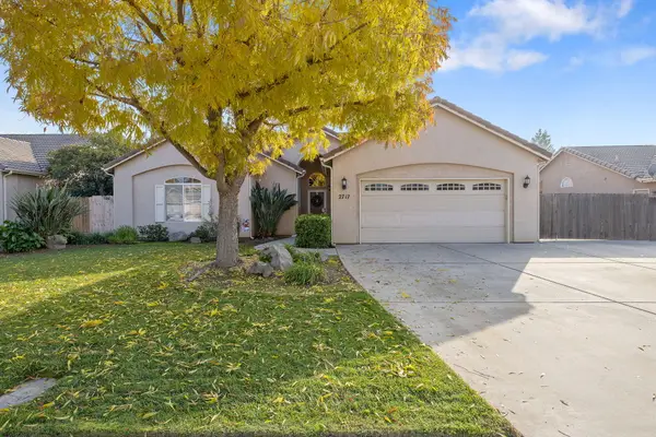 2717 W Oakridge Avenue, Visalia, CA 93291