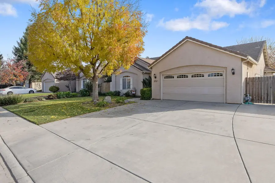 2717 W Oakridge Avenue, Visalia, CA 93291 - Image #3