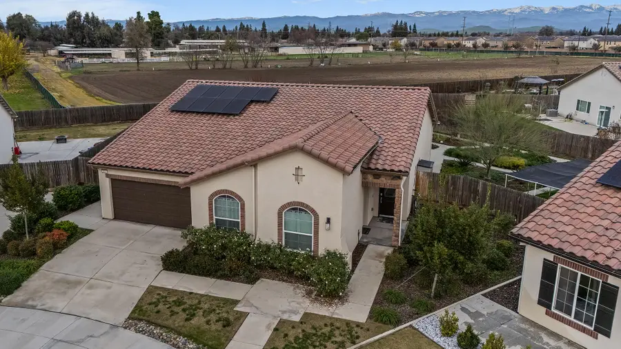 804 S Simon Street, Visalia, CA 93292 - #2