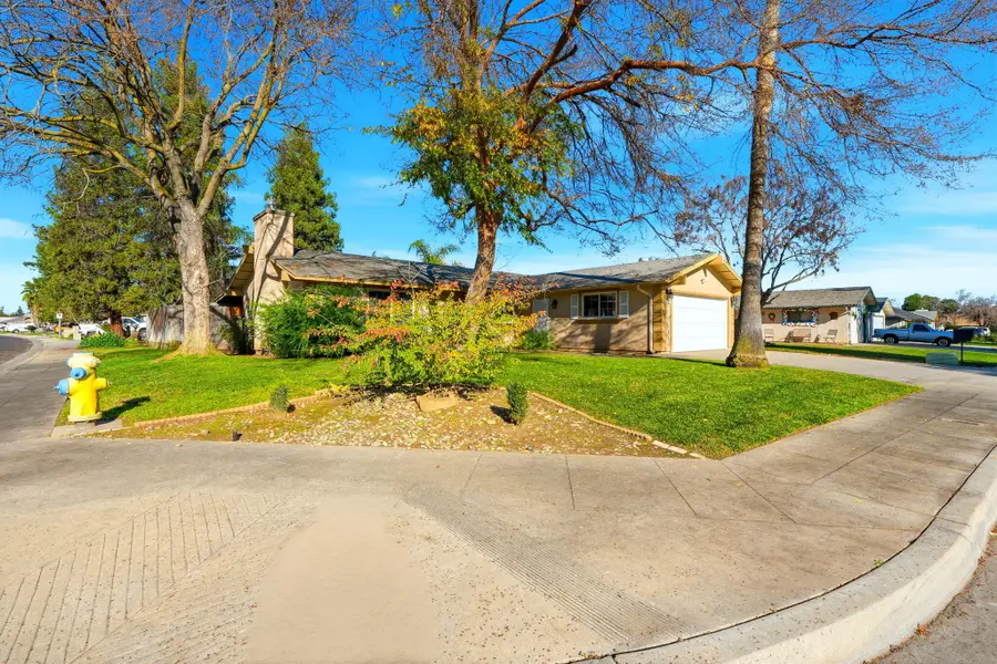 1607 Ashlan Avenue, Clovis, CA 93611 - Image #3
